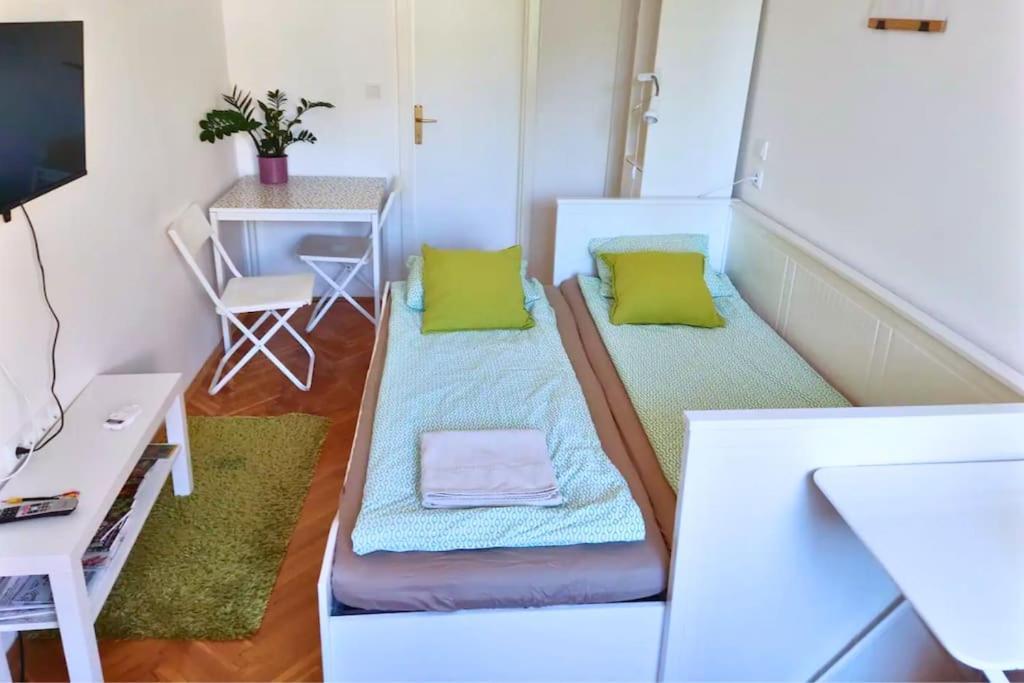 Cozy Ensuite Room In Zagreb Center Exteriör bild
